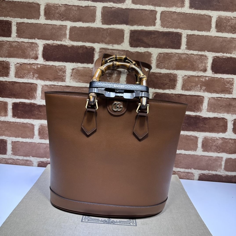 G*u*i bucket bags
